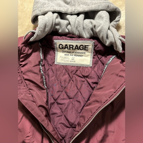 Bomber jacket with removable hood - Picture 2 of 4